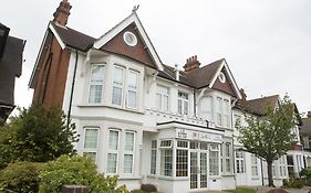 Horizon Hotel Apartments - Close To Beach, Train Station & Southend Airport
